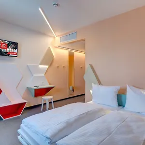3* Отель Meininger Hauptbahnhof